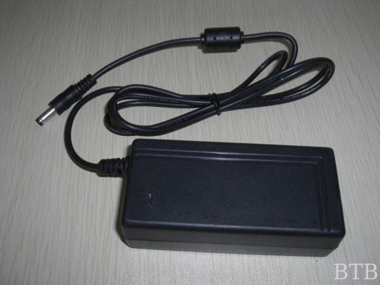 19V 1.3A محول AC المزود