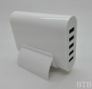 مكيّف 5USB أبيض اللون المزود