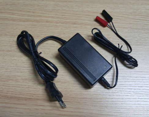 13.8-14.6V/1.0A شاحن البطارية للبطارية SLA 12V المزود