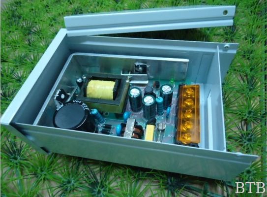 12V 1A 2A الحجرة الألومنيوم مقاوم للمطر مصدر الطاقة للكاميرا التلفزيونية مفتوحة العينة من DHL مصدر الطاقة المقاوم للماء المزود