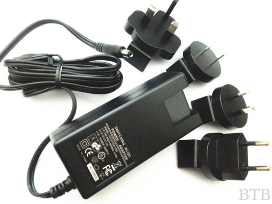 لون أبيض 12 فولت 1A محول طاقة ثابت UL FCC PSE GS CE RCM BS1363 شهادة دولية المزود