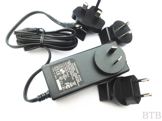 لون أبيض 12 فولت 1A محول طاقة ثابت UL FCC PSE GS CE RCM BS1363 شهادة دولية المزود